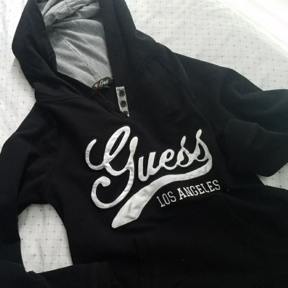 Guess Sweatshirt